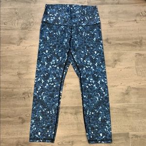 Yoga democracy Blue Disco Crops